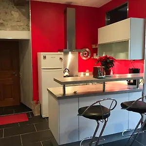 https://la-perle-de-la-vieille-ville-dannecy.hotels-rhonealpes.com