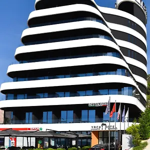 Yacht 4* Влёра